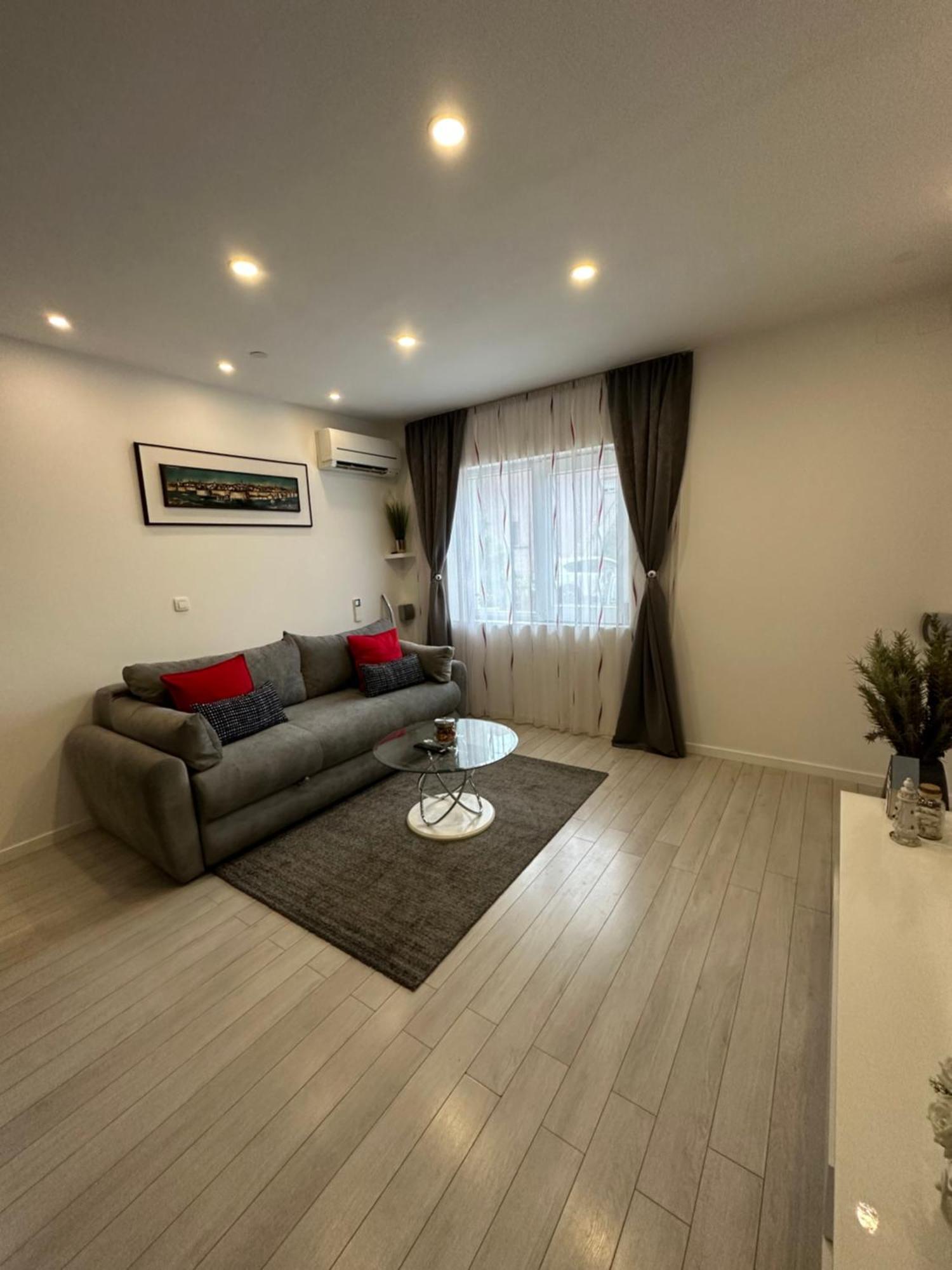 Apartment Leo